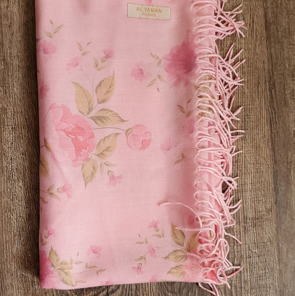 Al Yaman foulars, pink floral hijab